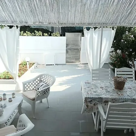 50m Dal Mare Caraibico Apartmán *