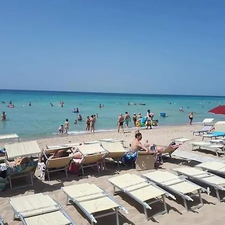 50m Dal Mare Caraibico Apartment